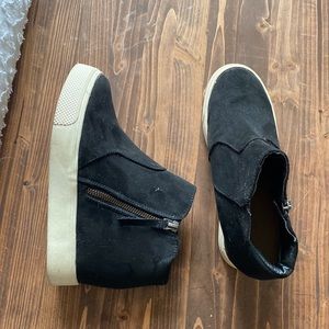 Black Universal Thread Wedge Shoe Size 6 Black